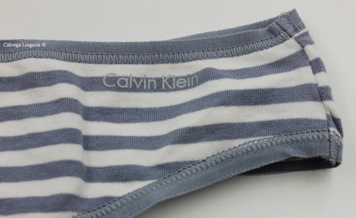 NWT Calvin Klein QD3643 Cotton Form Low-Rise Thong Gray / White Stripes (091) - Picture 2 of 5