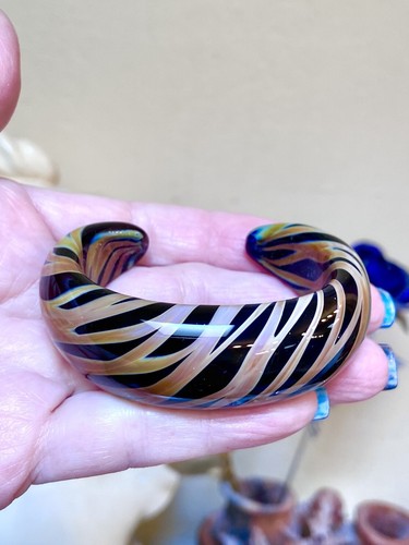 Wonderful Authentic Kevin O’Grady Signed Tiger-Striped Art Glass Cuff Bracelet - Picture 9 of 12