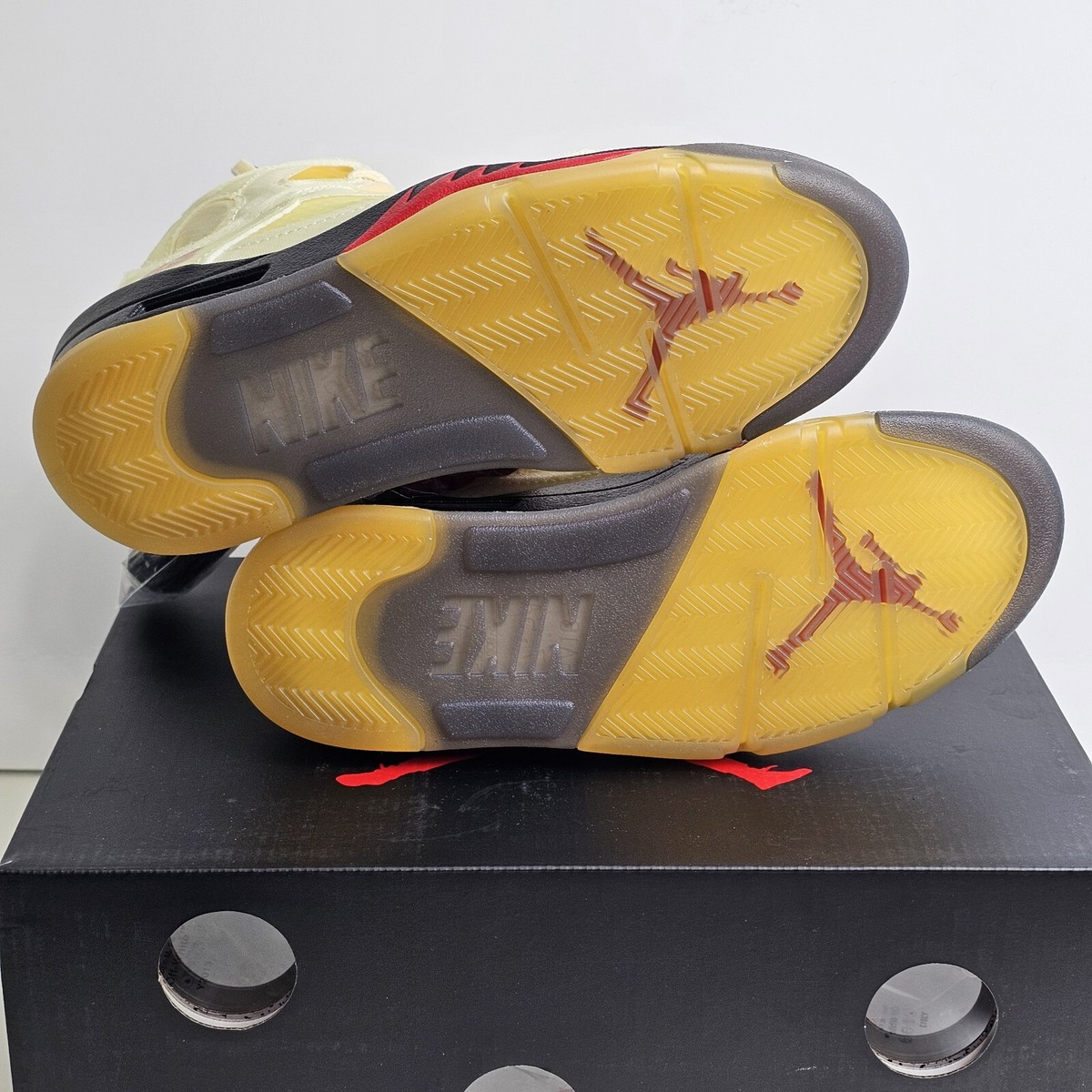 Jordan 5 SP x Off-White Mid Sail US Size 7.5 DH8565-100 Jordan 5 SP x Off-White Mid Sail US Size 7.5 DH8565-100
