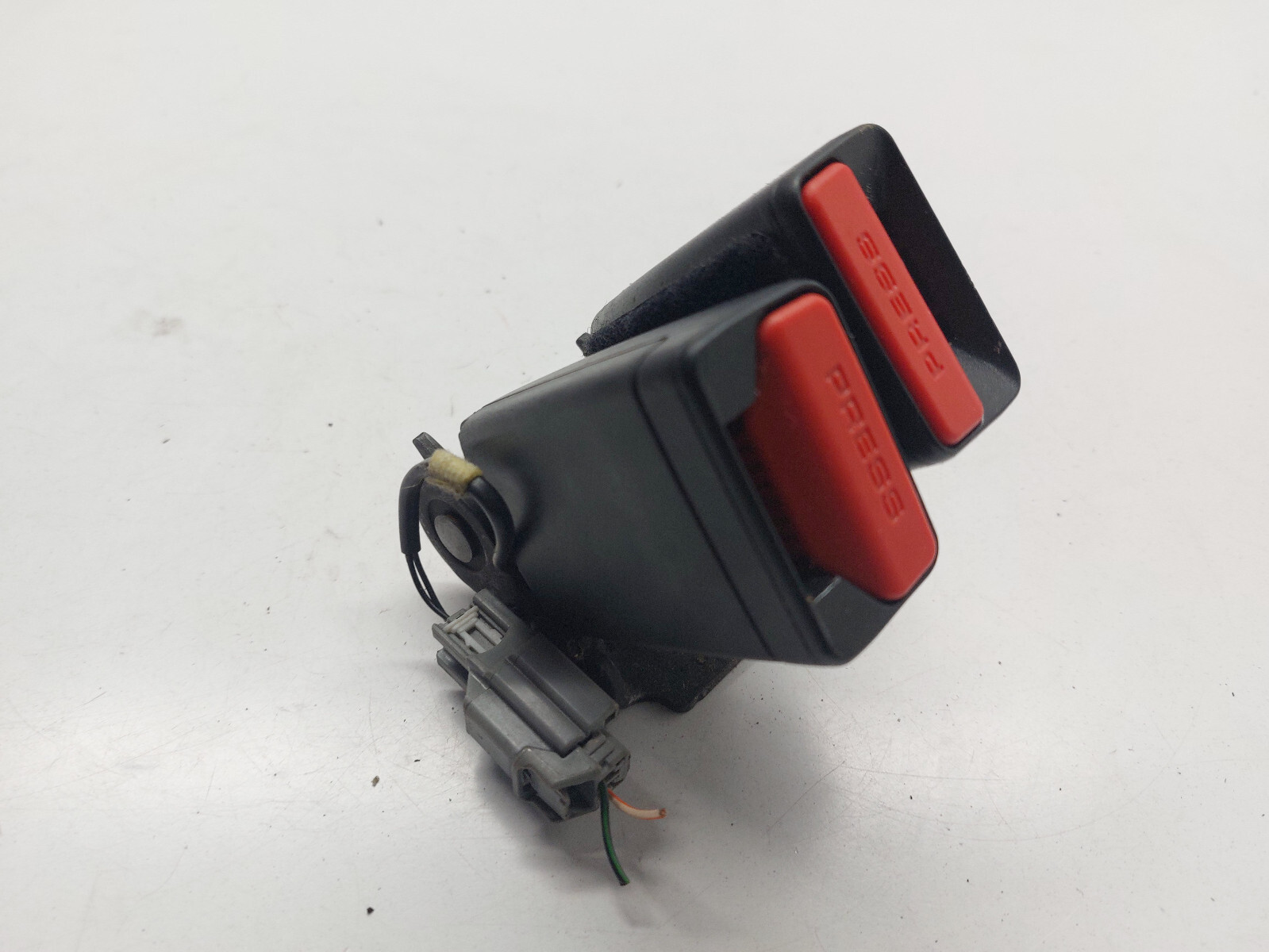 RANGE ROVER EVOQUE L538 REAR TWIN DOUBLE SEAT BELT BUCKLE 2012 eBay