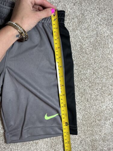 Boy’s Nike Grey/Black Athletic Shorts Size 6 - Picture 2 of 5