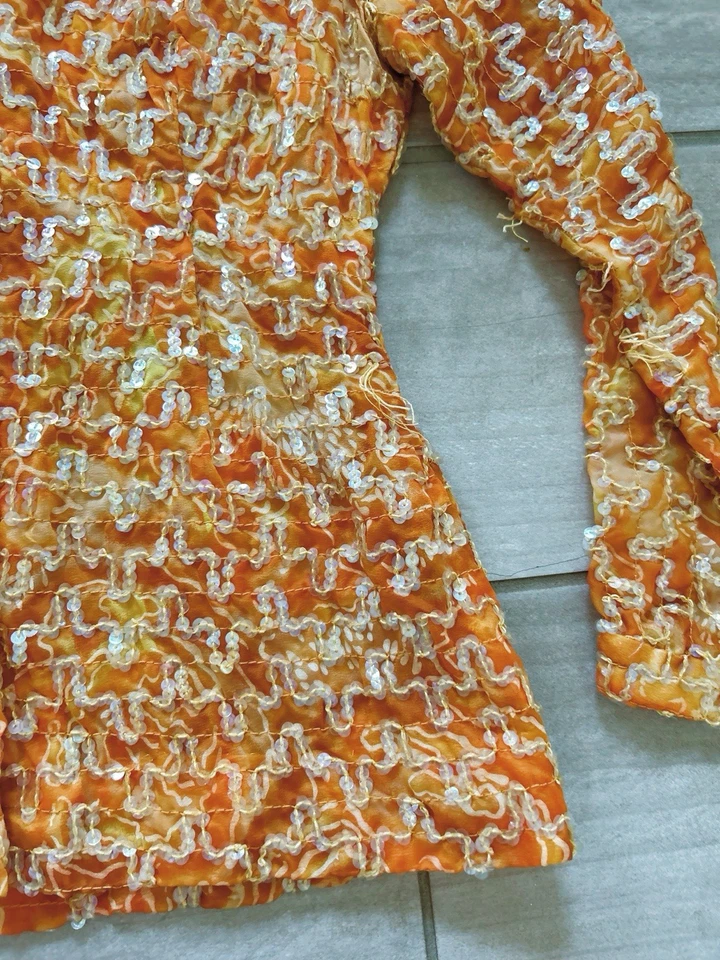 Blusa con cuello de daga y top discoteca naranja lentejuelas Joseph Magnin de los años 70 rara Foto 2 de 4