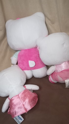 Hello Kitty Plush Bundle Joblot X 3 - Picture 8 of 9