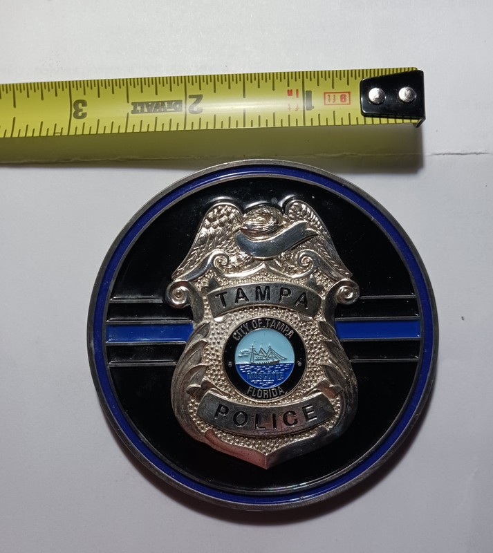 Tampa Police Badge / Stanly Cup Champions 2000