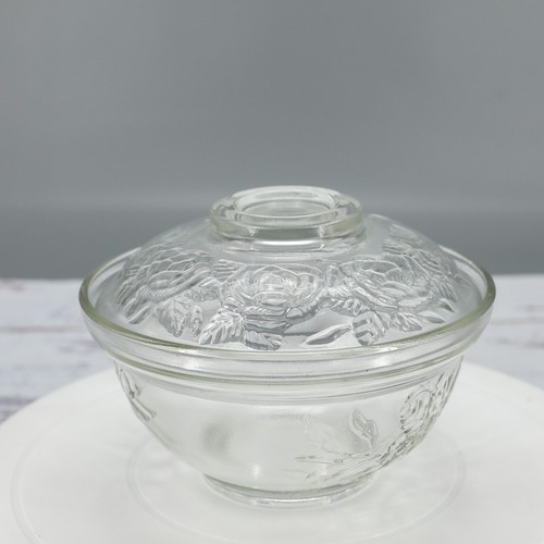 Vintage Butter Dish With Lid Candy Trinket Dish Pressed Glass, Rose Pattern - Foto 3 di 10