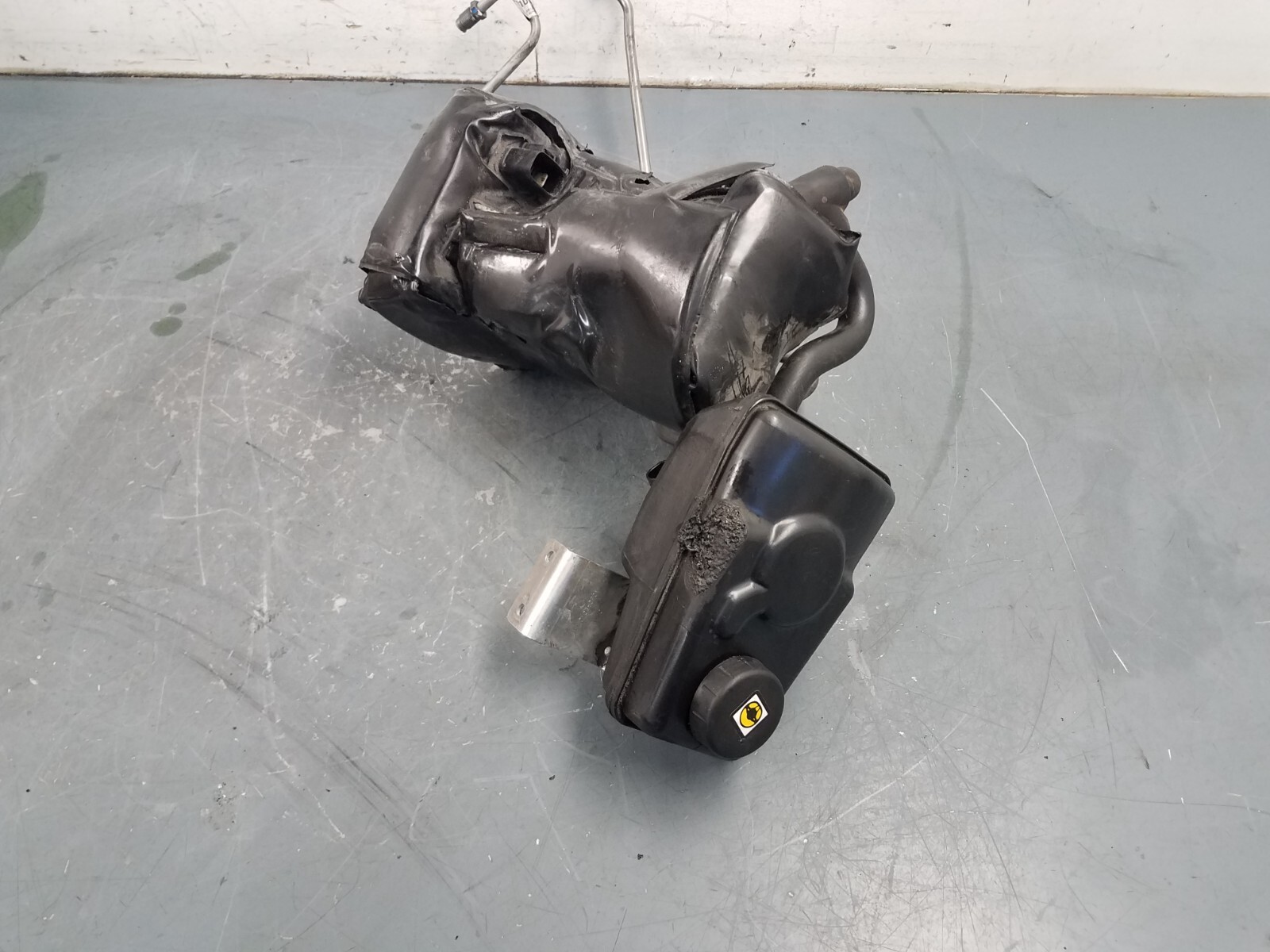 2015 16 17 McLaren 650S Spider Power Steering Pump / Reservoir #3936 H7