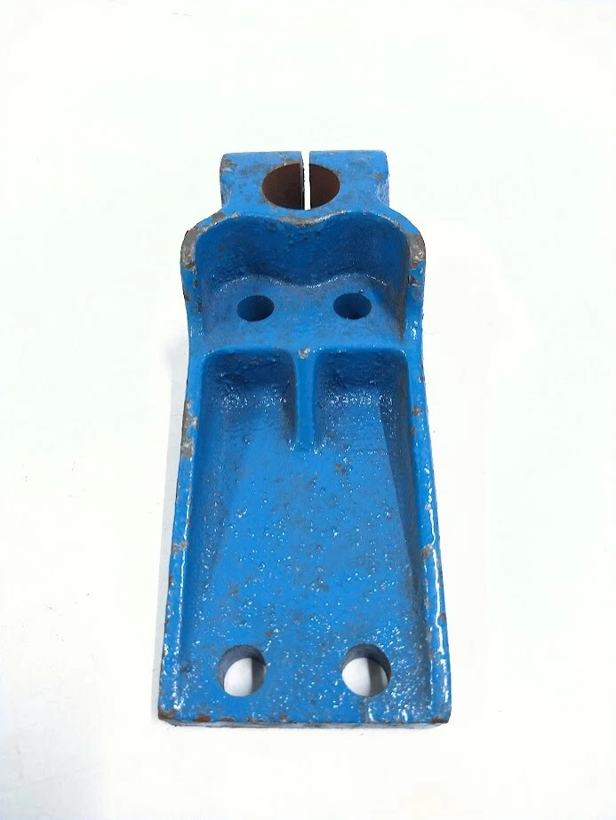 Crusader 98077, Transmission Mounting Bracket - Image 2 of 4