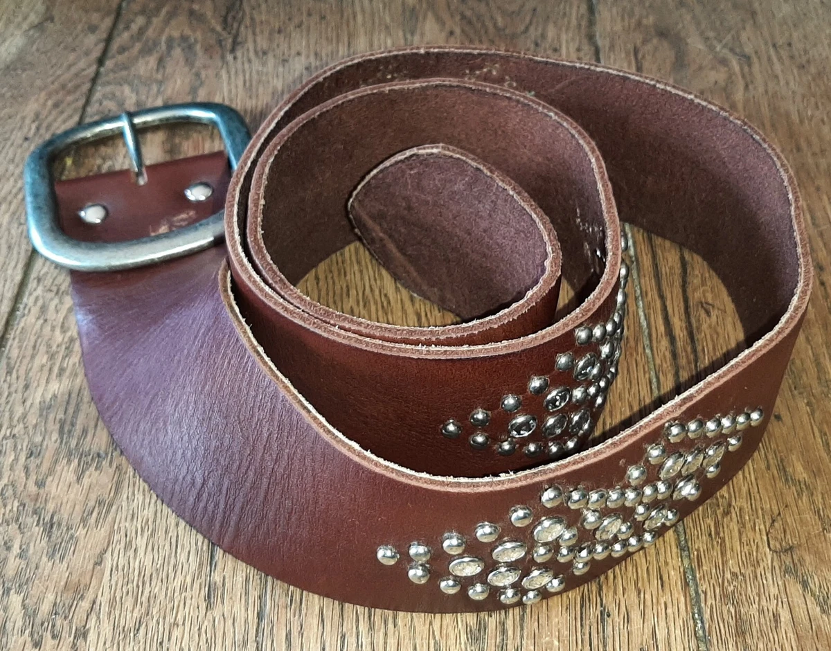 Hollister belts store