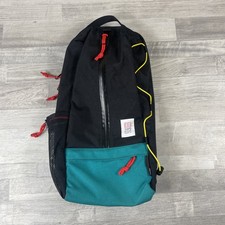 Topo Designs 13L Sling Bag Crossbody Pack with Laptop Sleeve in Black and Green