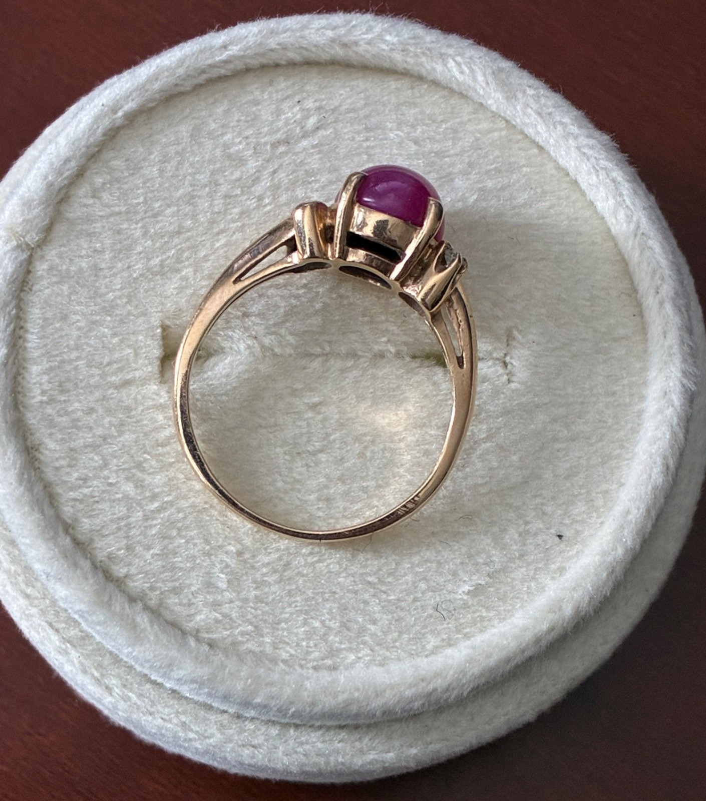 Beautiful Cabochon Starfire Ruby and Diamond Ring… - image 4