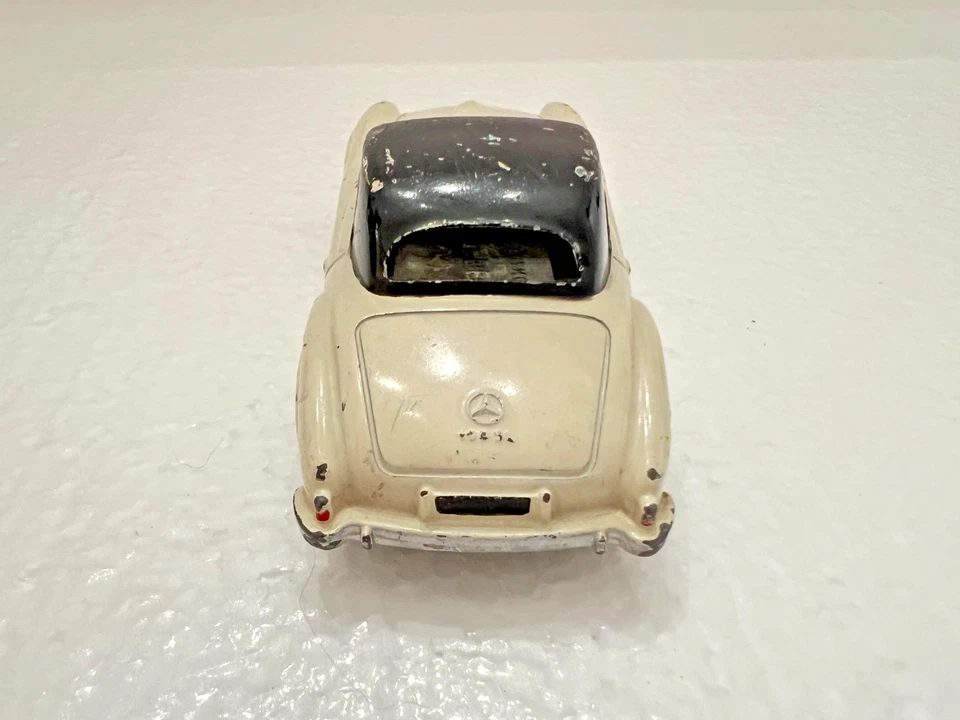 Vintage Dinky Toys MERCEDES 190SL Car No. 24H - White with Black Roof - Image 4 of 4