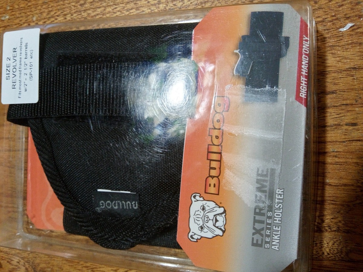 How do I choose the right holster size?