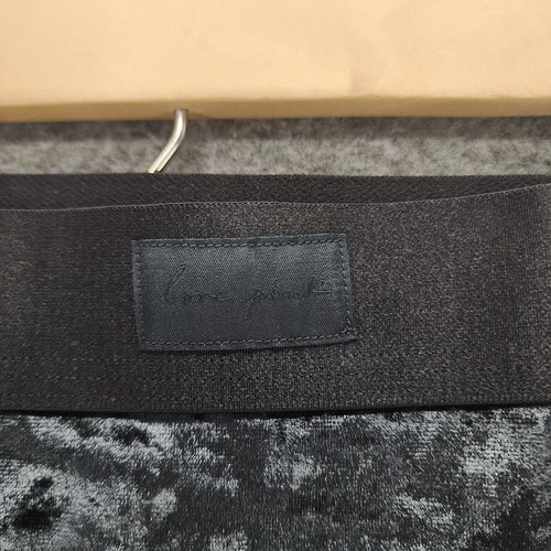 Victoria Secret Panties Womens Medium Black Velvet Thong - Picture 3 of 5