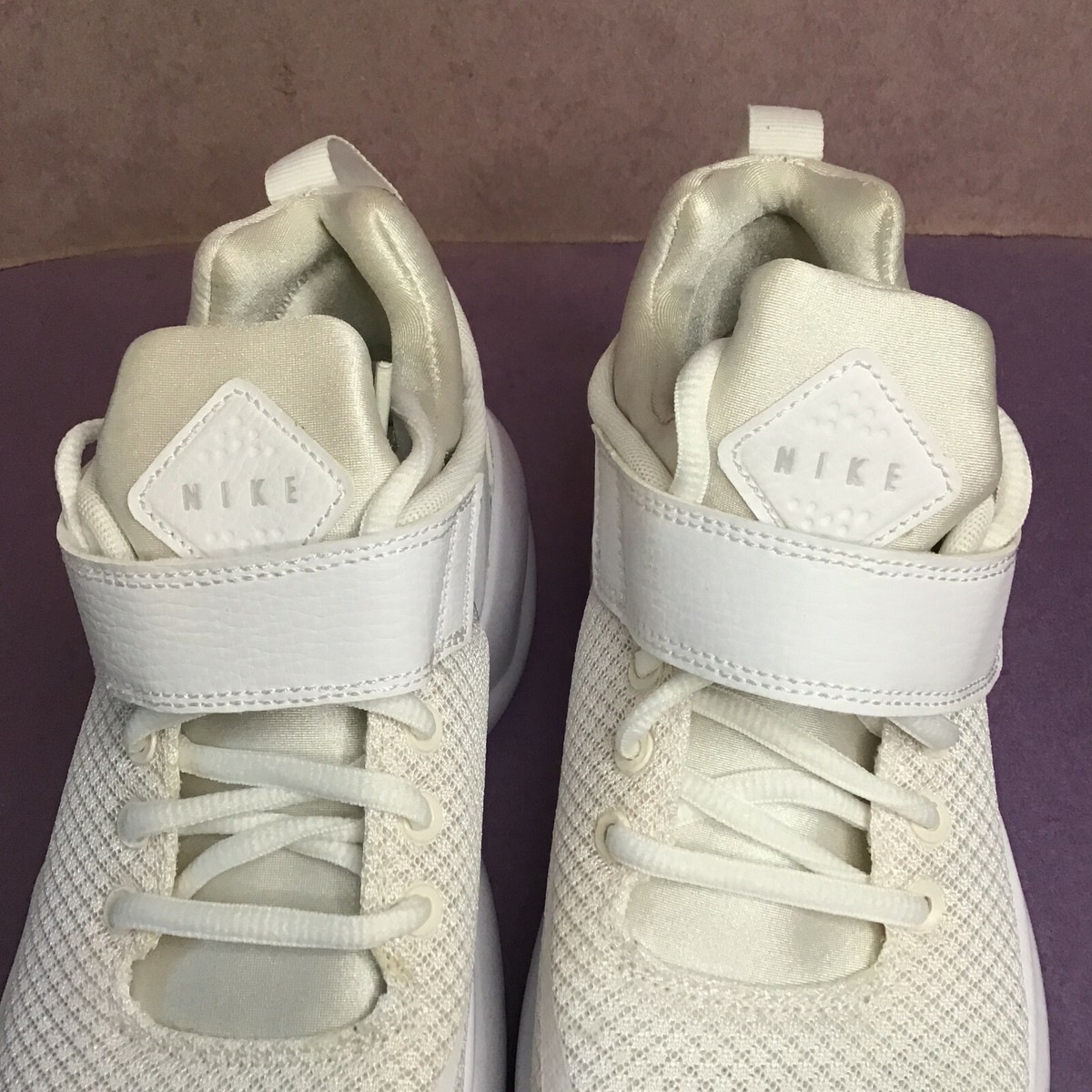 Nike Kwazi White/White-Pure Platinum Size Women 5.5 Youth 4Y