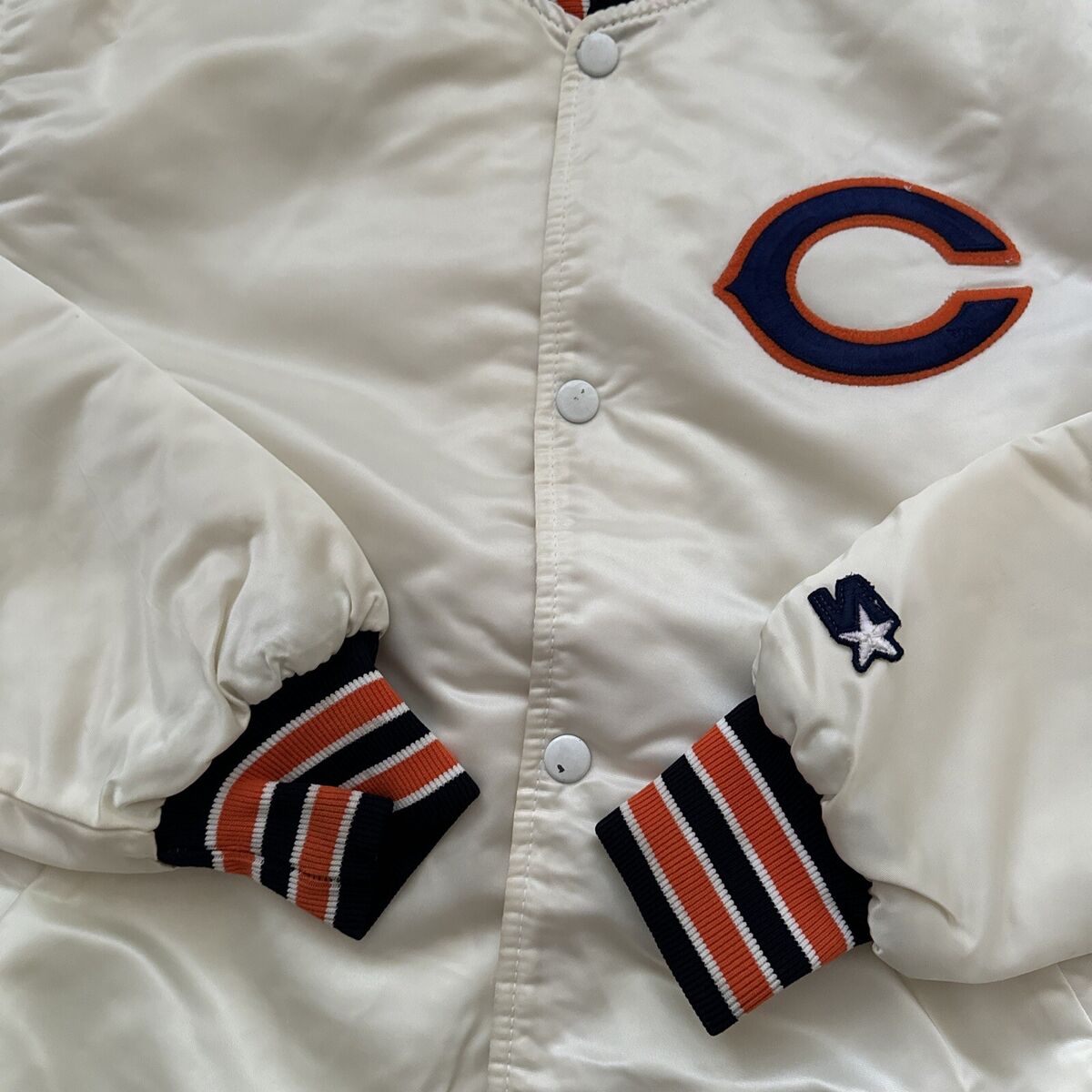 Vintage 90s Starter Pro Line NFL Chicago Bears White Satin Vintage 90s Starter Pro Line NFL Chicago Bears White Satin