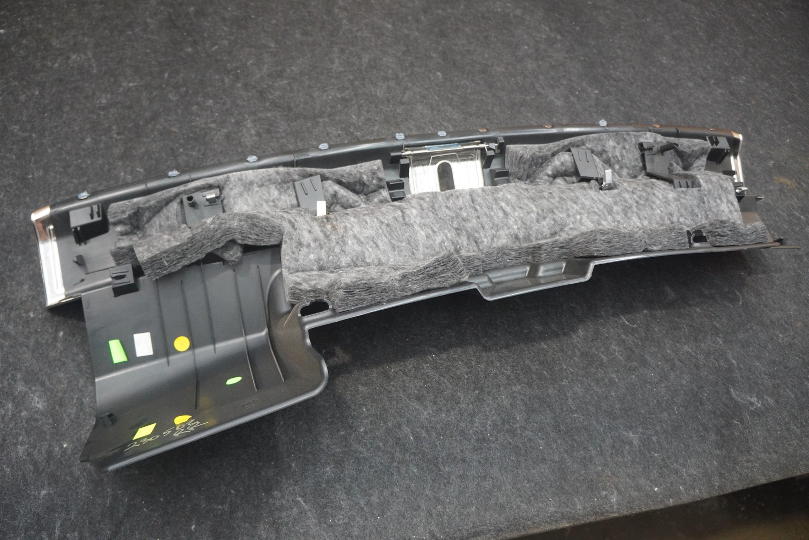 Rear Trunk Lid Lock Sill Plate Cover Trim Panel 4M8864483A Lamborghini Urus 2019