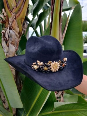 sombrero vaquero.negro mexicano,  cristal, chapa, suede. talla M echo a Mano