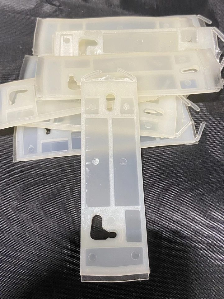 Chevrolet Caprice Impala 1971 clips de moldeo basculante de plástico paquete de 10 nuevos Foto 3 de 3