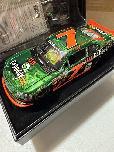 RARE AUTOGRAPHED Danica Patrick ELITE COLOR CHROME GoDaddy.com 2012 1/24 Diecast - Picture 6 of 18