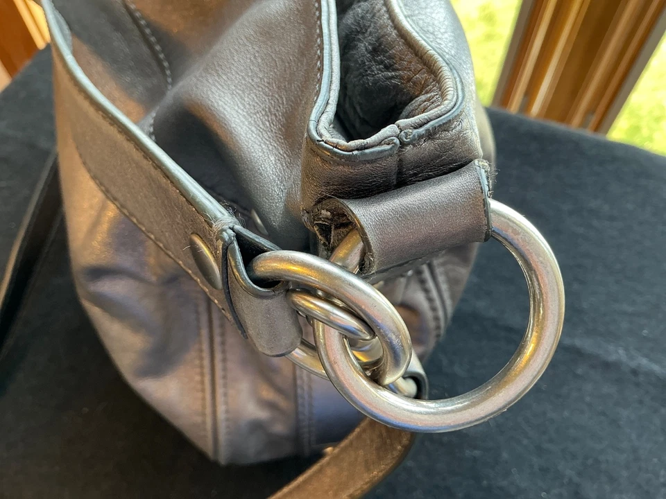 Bolsa de ombro Coach Zoe arma metal cinza couro hobo tamanho grande hardware de níquel - Imagem 4 de 4