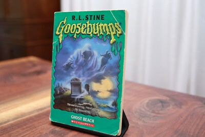 1994 Goosebumps -Ghost Beach - R.L. Stine Paperback #22