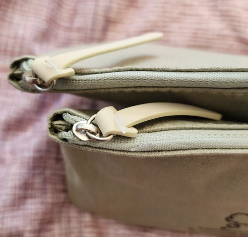 2 Cathay Pacific CX Premium Economy Class Amenity Kits Zixag Hong Kong NEW (#D1) - Picture 3 of 3