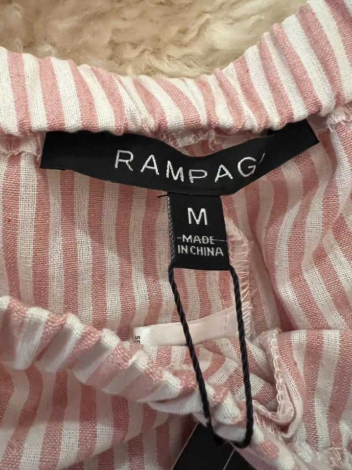 RAMPAGE 套装 露肩上衣 短裤 上衣 尺寸 大号 短裤 中号 粉色 白色 全新带标签 — 第 4/4 张图片