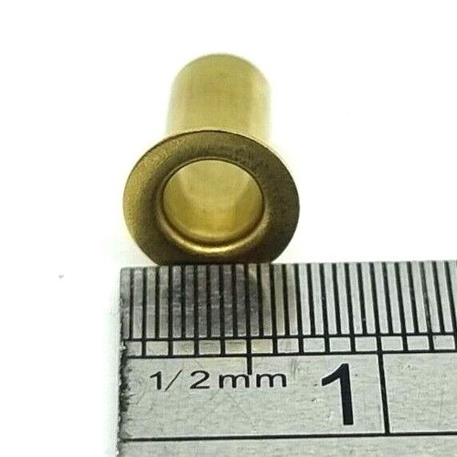 TRIANG HORNBY EYELET RIVET 10pk FOR TRAIN LOCOMOTIVE COACH BOGIE FIXING SPARES - Picture 4 of 5