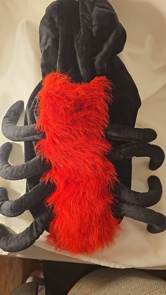 Disfraz de perro de piel roja araña negra de peluche de Martha Stewart Pets talla mediana Halloween Foto 3 de 4
