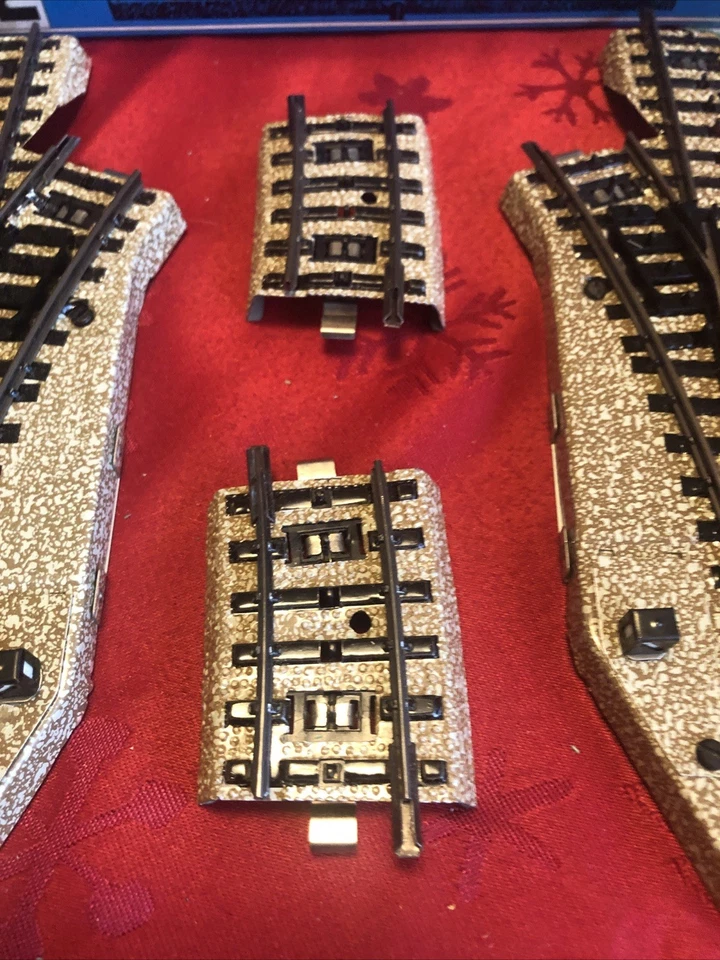 Vintage Marklin HO 3-Rail M-Track Operating Right & Left Turnout Switches #5137 - Image 3 of 4