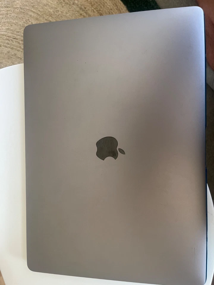 MacBook Pro Touch Bar 15" 512GB 16RAM Intel Core i7 2.9GHz DEAD SCREEN see desc., photo 2 of 5
