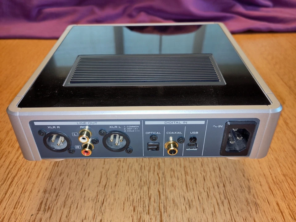 TEAC UD-H01 DAC - XLR - Cinch - USB - Kopfhörerverstärker - sehr musikalisch! - Bild 2 von 2