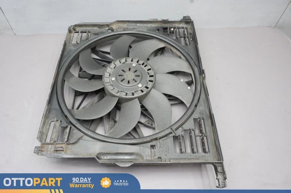 Вентилятор радиатора 2011-2015 BMW 550i 650i 750i 17428509743 850 Вт б/у от оригинального производителя - Изображение 2 из 4