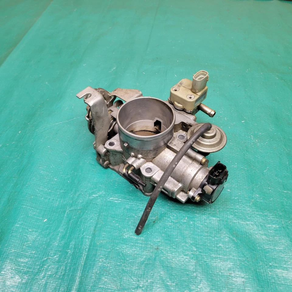 Корпус дроссельной заслонки 1996-2002 Toyota 4Runner Tacoma 3,4 л V6 в сборе от оригинального производителя 22270-62050 - Изображение 3 из 4