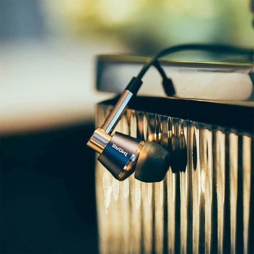 1MORE Triple Driver In-Ear Earphones Hi-Res Headphones with High Resolution - Picture 7 of 9