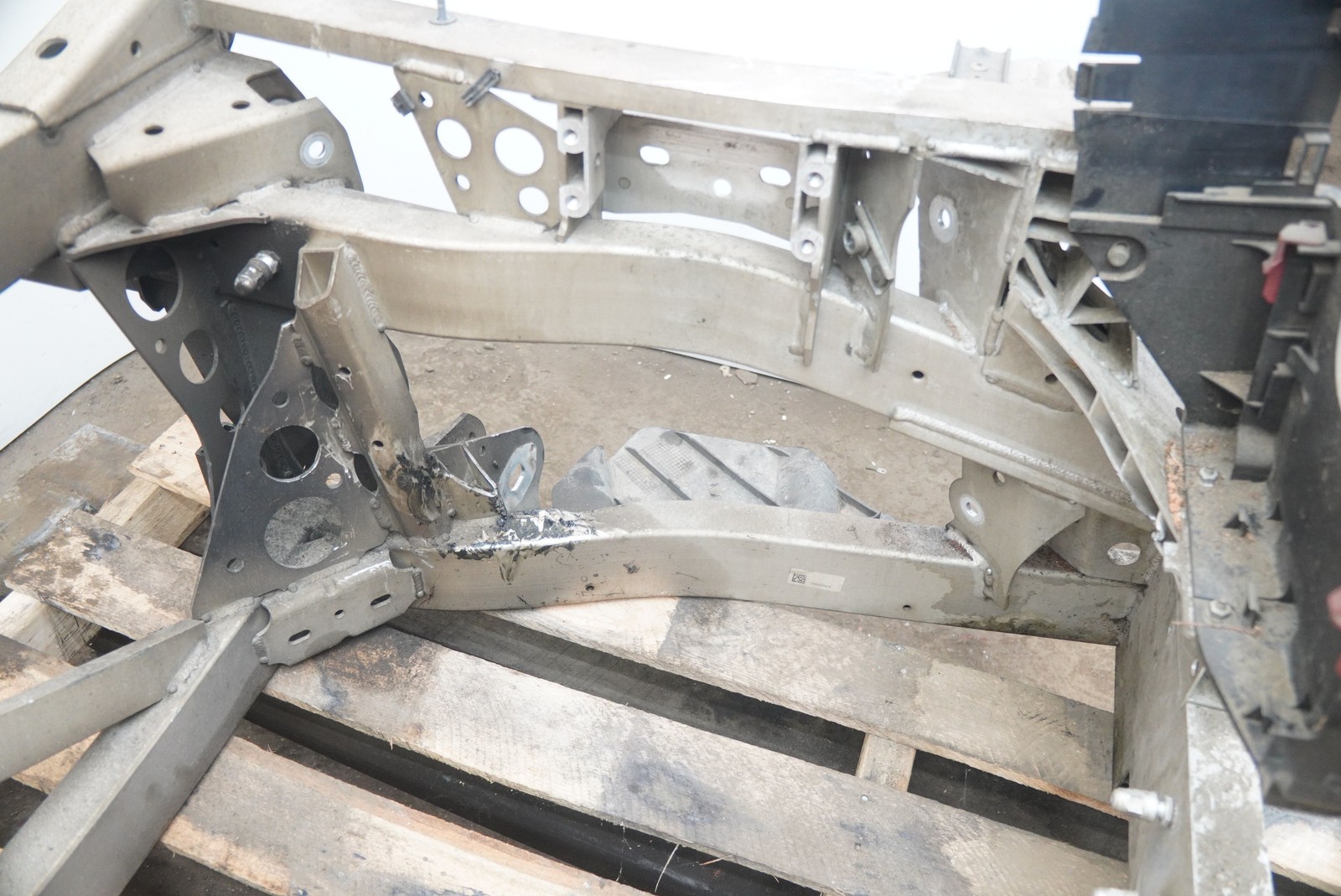 Rear Suspension Subframe Cradle Crossmember 41102973445 OEM BMW i8 *Note*