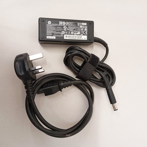 HP 744481-002 45W Laptop Ladegerät 19,5 V 2,31 A Netzteil mit UK Kabel Original