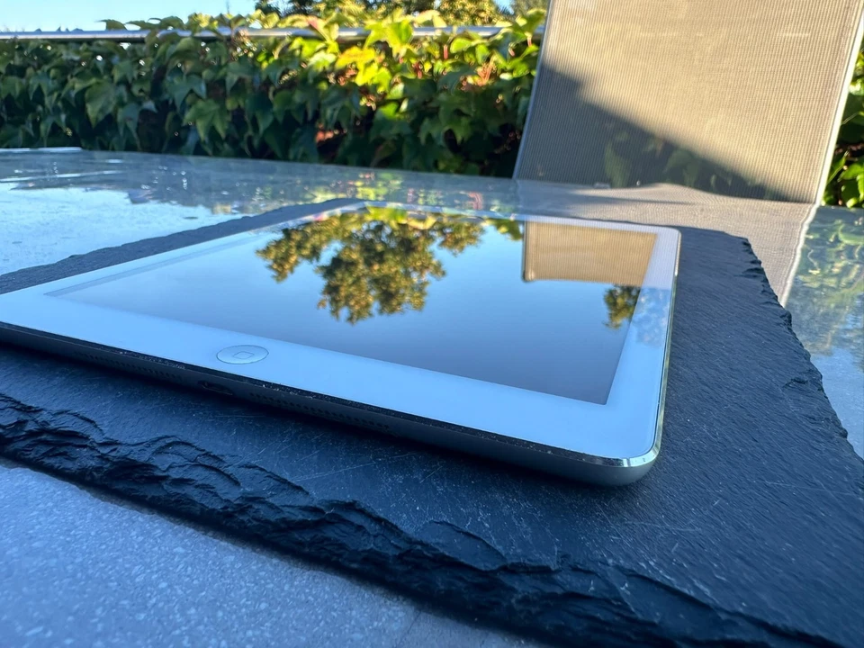 Apple iPad Air (1st generation) · 16GB · Wi-Fi, Foto 2 von 5