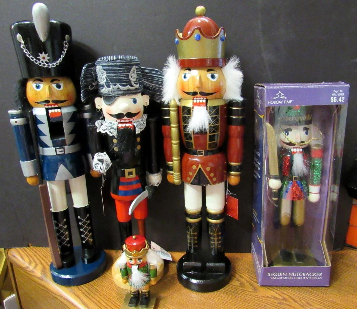 VINTAGE LOT OF 5 WOOD NUTCRACKERS ORIG TAGS (EZS003712)