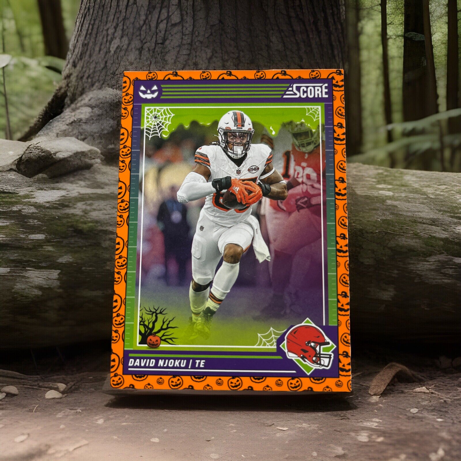2024 Score Football Halloween Pumpkin Card 70 David Njoku, Cleveland