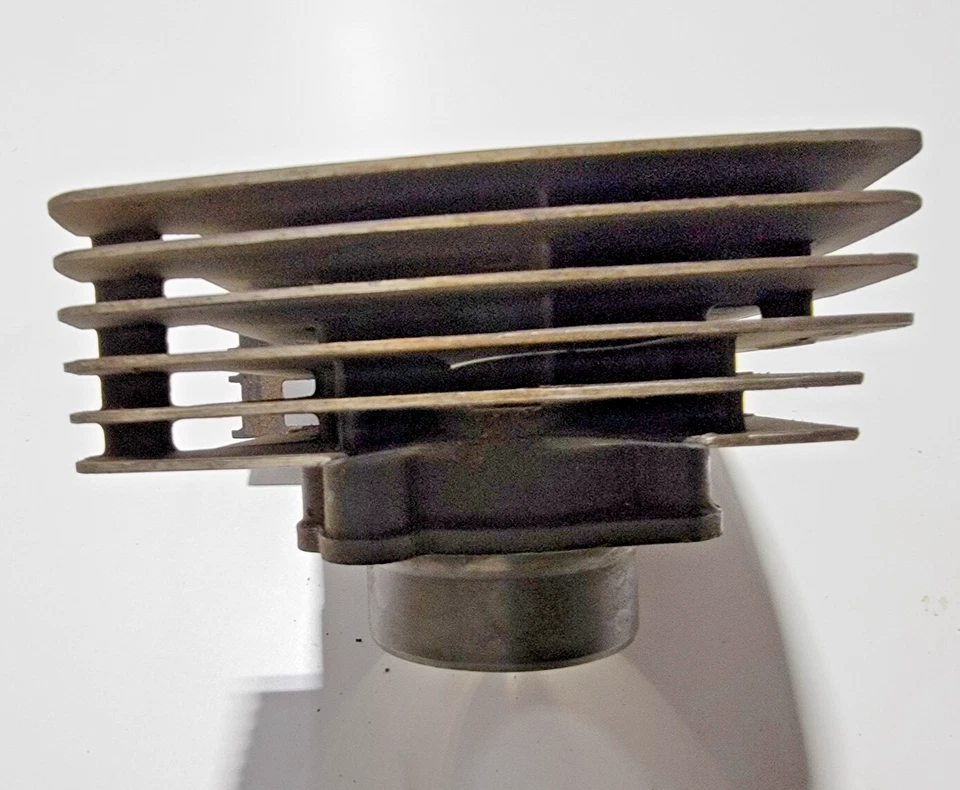 Jarra de cilindro 1983 KTM 504 500 GS K4 504 GS cuatro tiempos Rotax 83 Foto 4 de 4