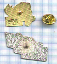 PIN'S ZAMAC POLICE Revolver Pistolet argenté Signé Pin's BALLARD Collection EUR 5,00 - FR
