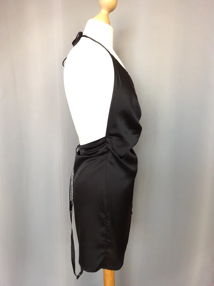 Robe cache coeur satin noir dos nu PRETTYLITTELTHING Taille S FR36 US2 UK6 EU34 - Photo 4/4