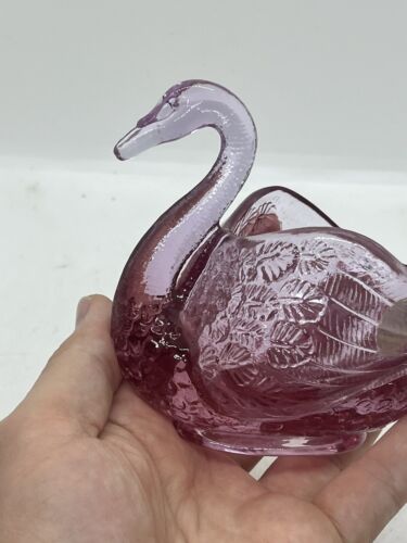 Vintage Fenton Pinky Lila Glas Schwan Figur offenes Salz/Süßigkeiten/Schmuck Geschirr EUC - Bild 3 von 13