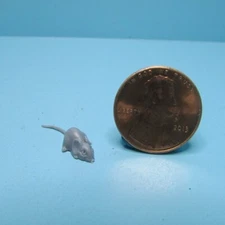Dollhouse Miniature Plastic House Mouse MUL5638