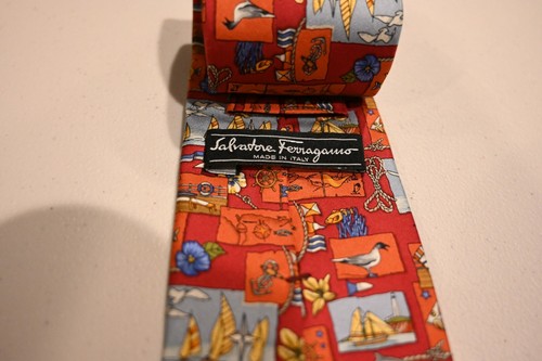Cravatta Salvatore Ferragamo rossa nautica nautica stravagante seta Made Italy - Foto 2 di 2