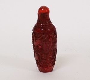 Fine Chinese Antique Carved Amber Snuff Bottle