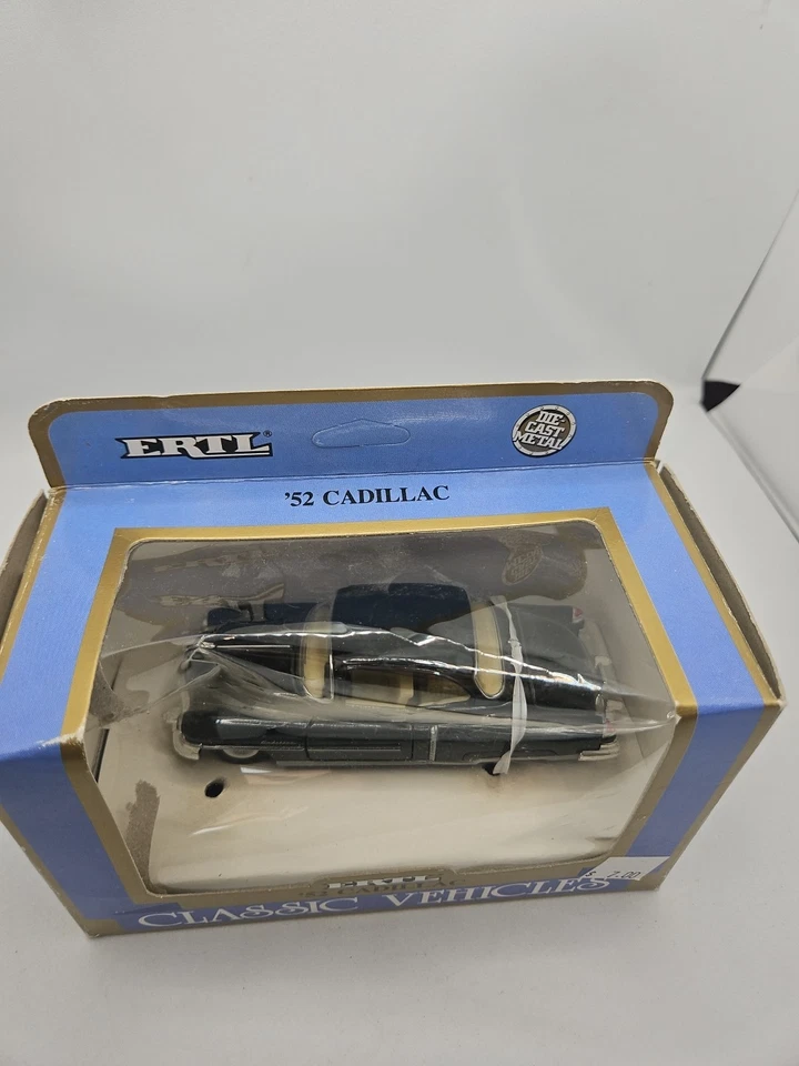 ERTL Toys R Us Special 1952 Cadillac Modelo 62 Diecast Die Cast Car #CRS Foto 2 de 4