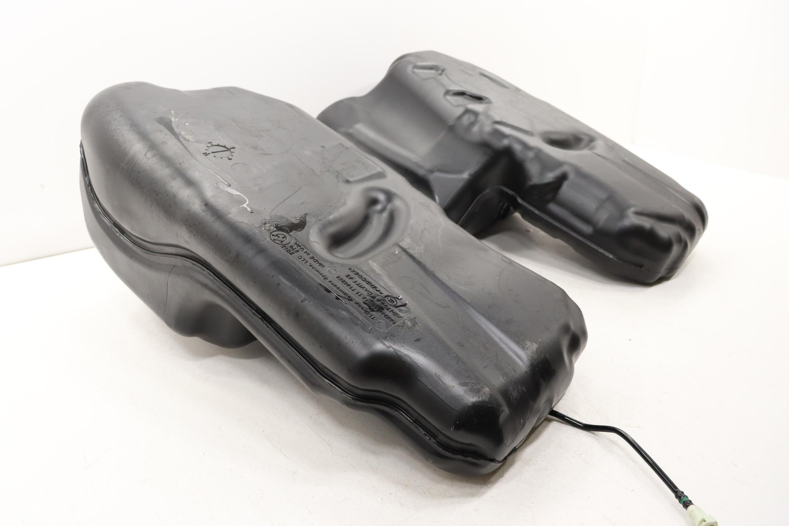 2014 - 2018 BMW X5 F15 REAR FUEL GAS TANK RESERVOIR STORAGE BOTTLE OEM