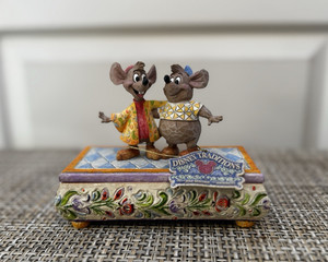 DISNEY TRADITIONS ENESCO JIM SHORE CINDERELLA Bosom Buddies Gus Jaq Tricket Box